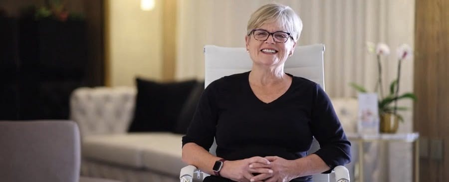 Stem Cell for Knee Pain in Nuevo Vallarta, Mexico Video Testimonial - Michelle Ford