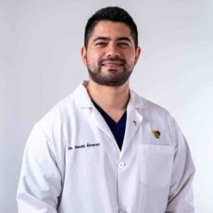 Dr. David Alvarez, M.D. - Médico tratante